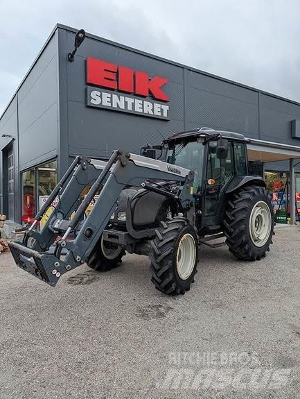 Valtra A83 Tracteur