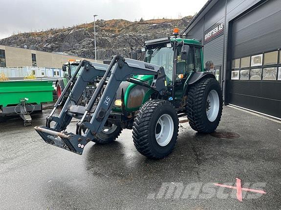 Valtra A83 Tracteur