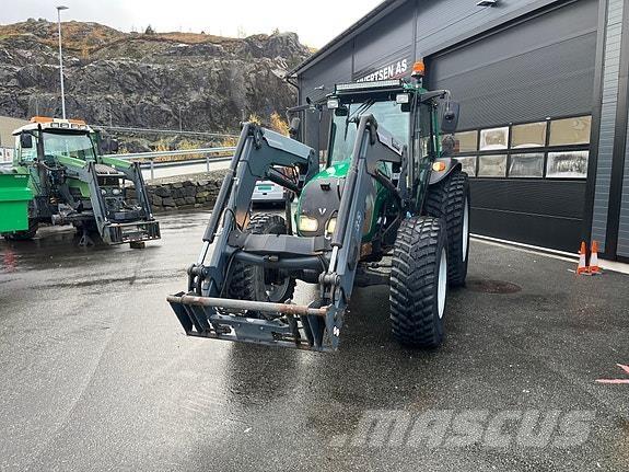 Valtra A83 Tracteur