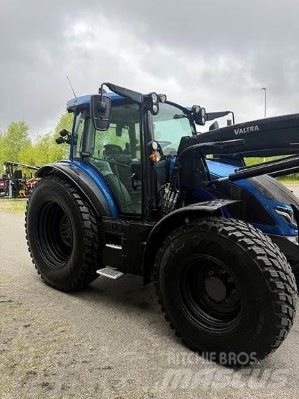 Valtra G 135 A Tracteur