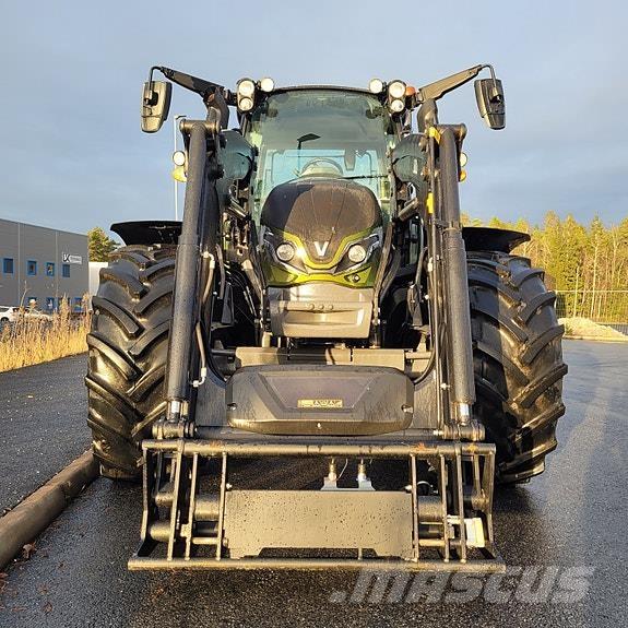 Valtra G135 Active Tracteur