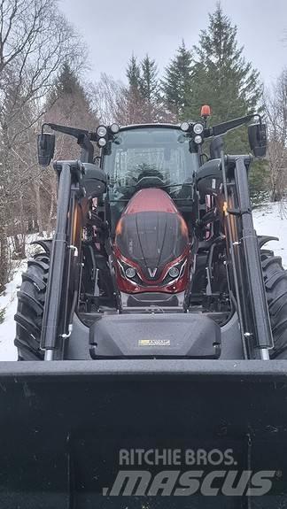 Valtra G135A Tracteur