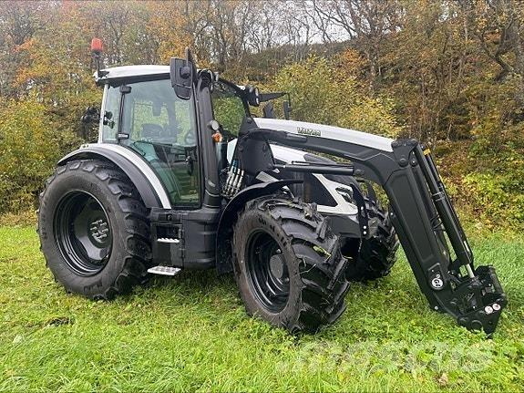 Valtra G135A Tracteur