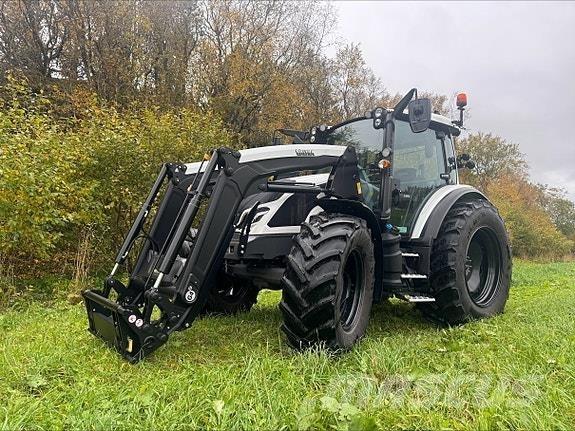 Valtra G135A Tracteur