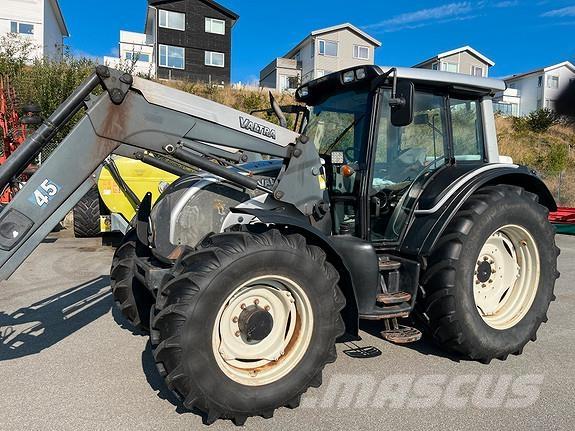 Valtra N111 Tracteur