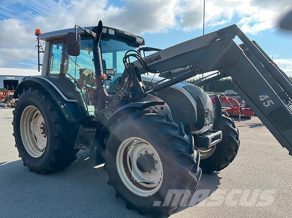 Valtra N111 Tracteur