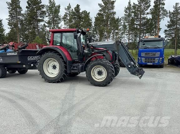 Valtra N122 Tracteur