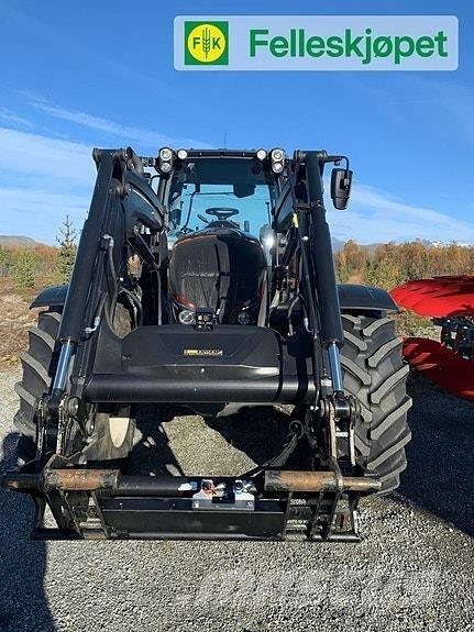 Valtra N124 Tracteur
