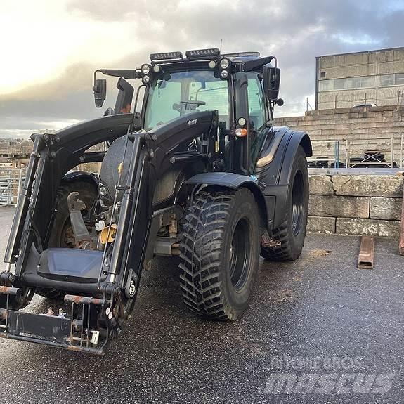 Valtra N174 Tracteur