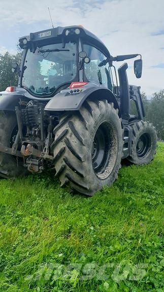 Valtra N174 Tracteur