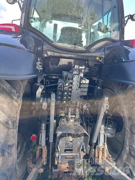 Valtra T 214 Tracteur