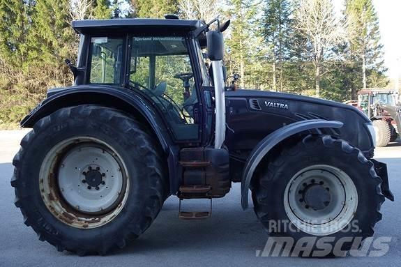 Valtra T213 Versu Tracteur