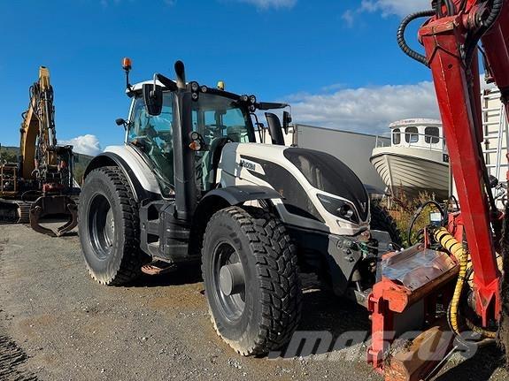 Valtra T214 Versu Tracteur