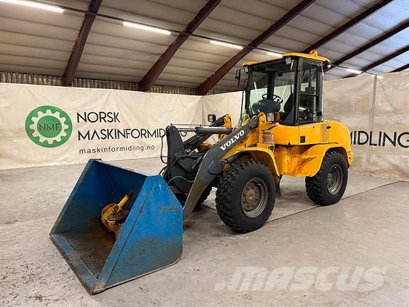Volvo L30B Chargeuse sur pneus