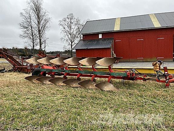   Charrue non réversible