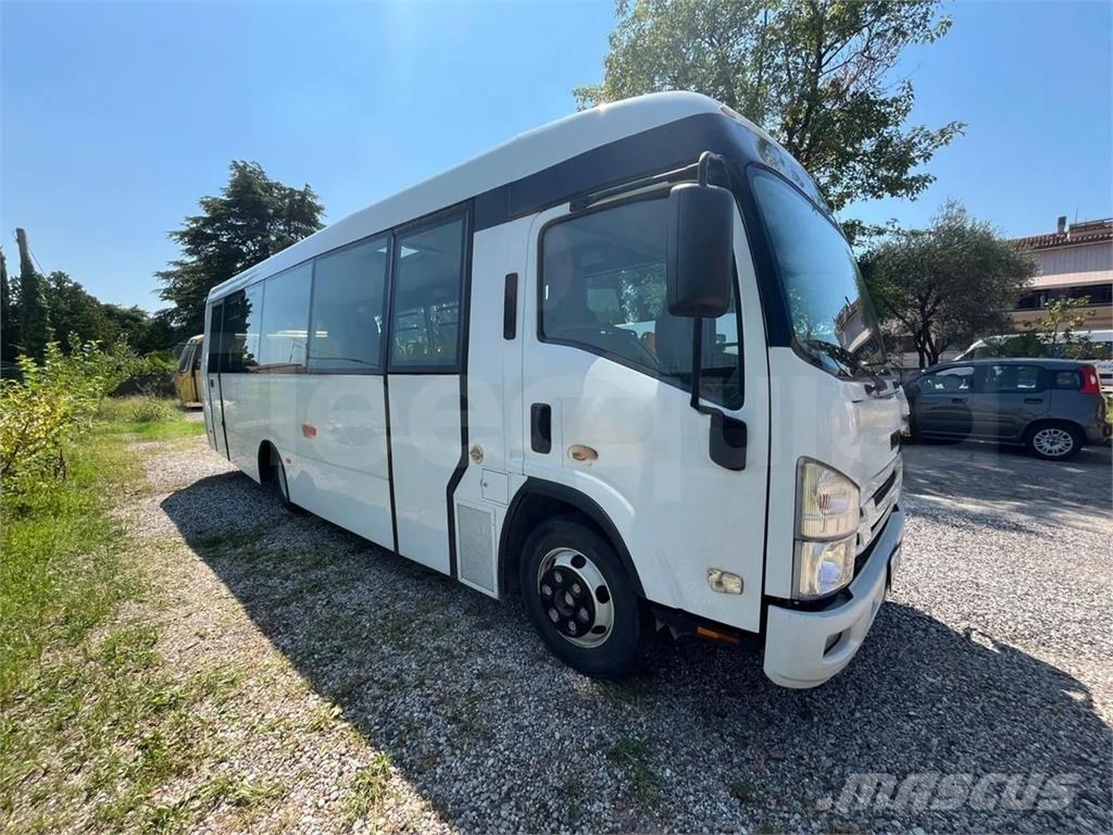 Isuzu P65 Bus scolaire