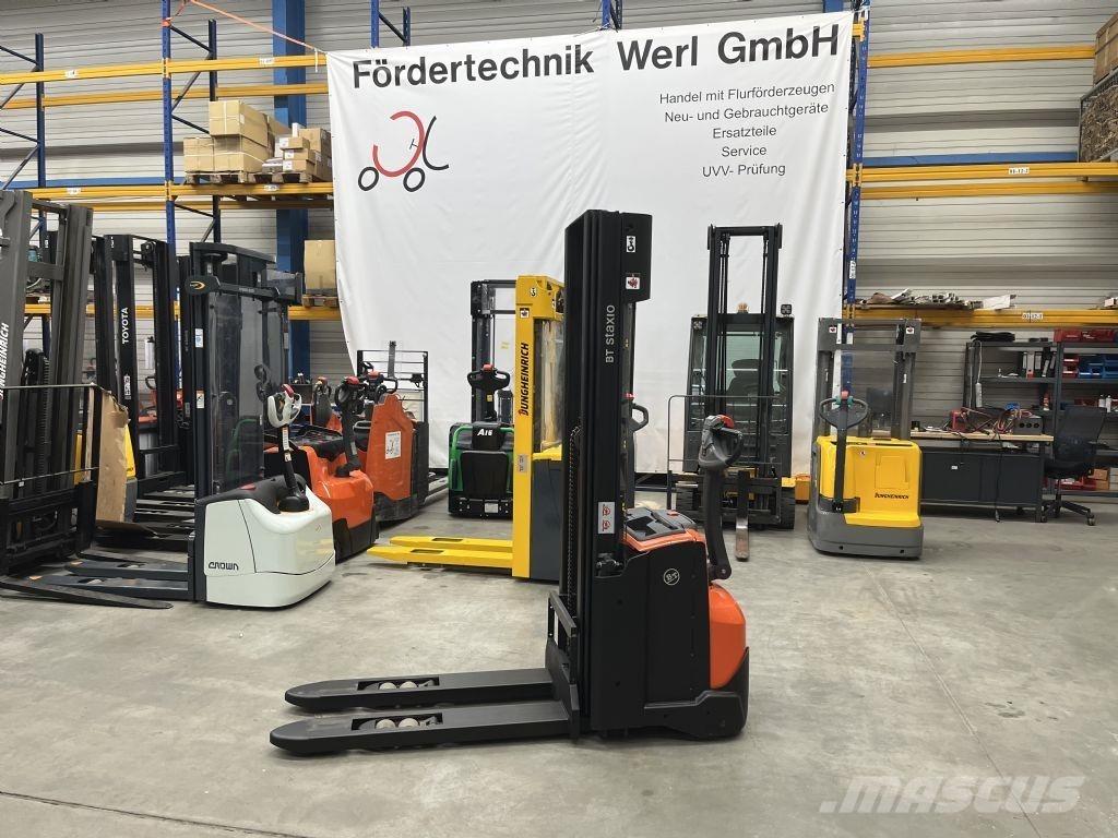 BT SWE 120 L Gerbeur accompagnant