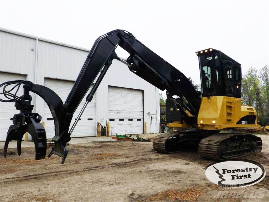 CAT 320D FM Chargeuse forestière