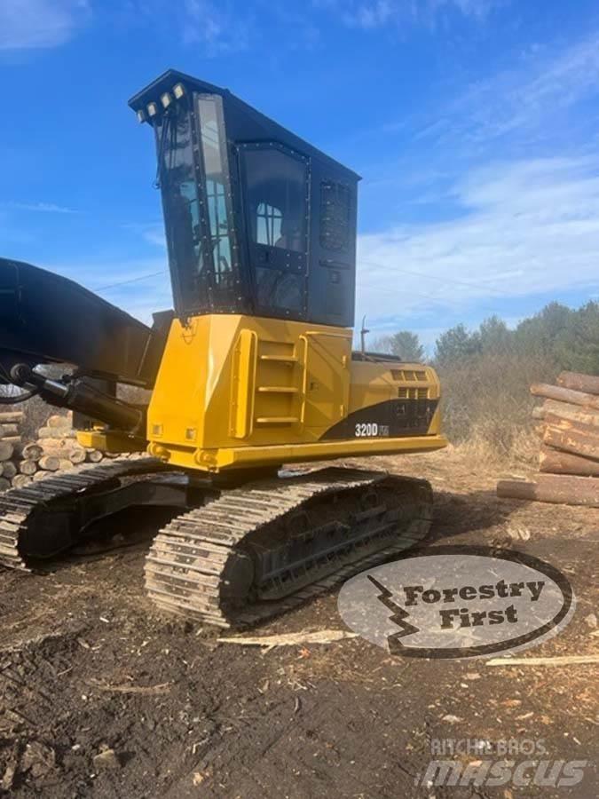 CAT 320D FM Chargeuse forestière
