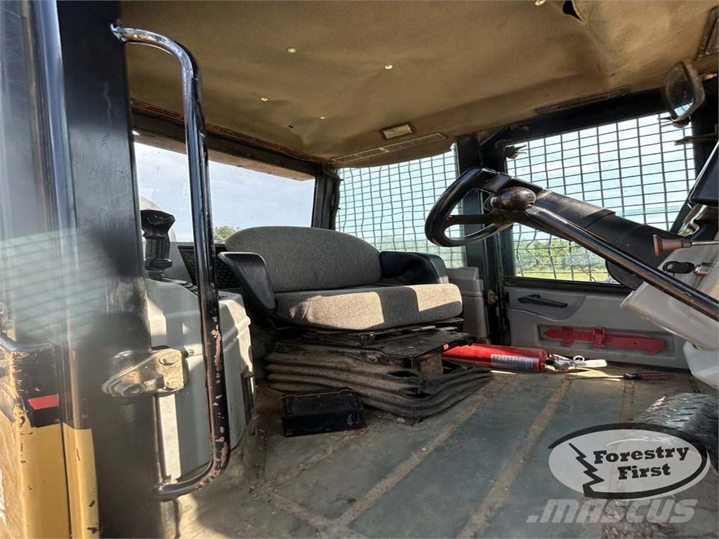 CAT 525B Débusqueur