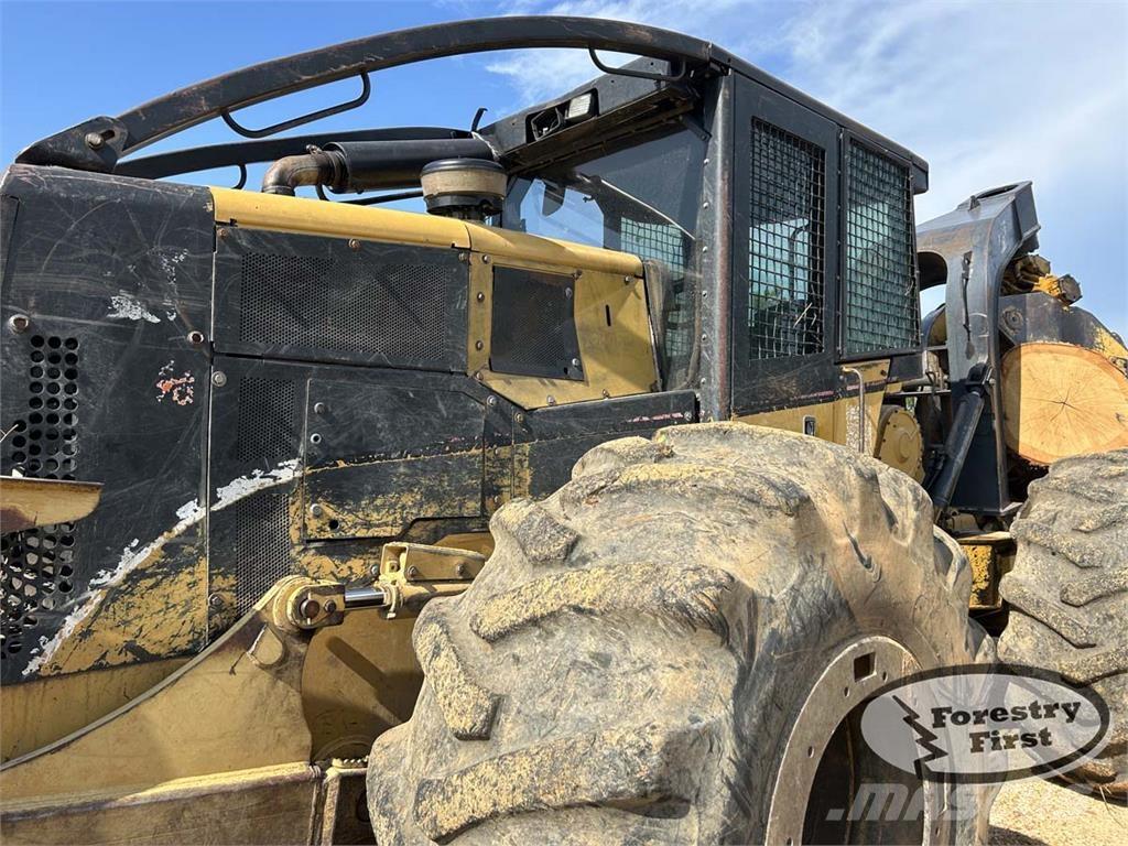 CAT 525B Débusqueur