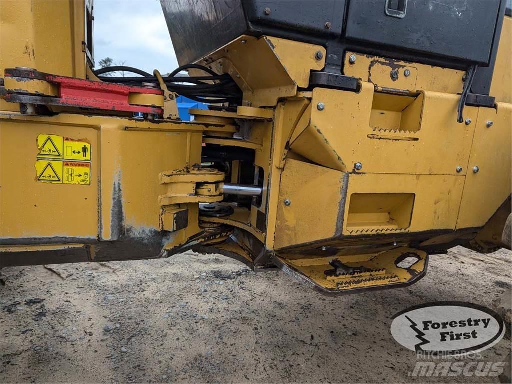 CAT 525C Débusqueur