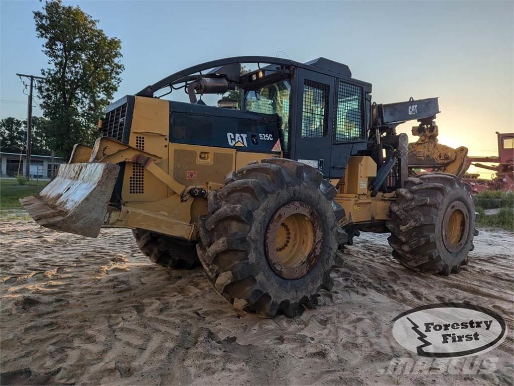CAT 525C Débusqueur