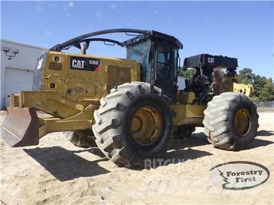 CAT 535D Débusqueur