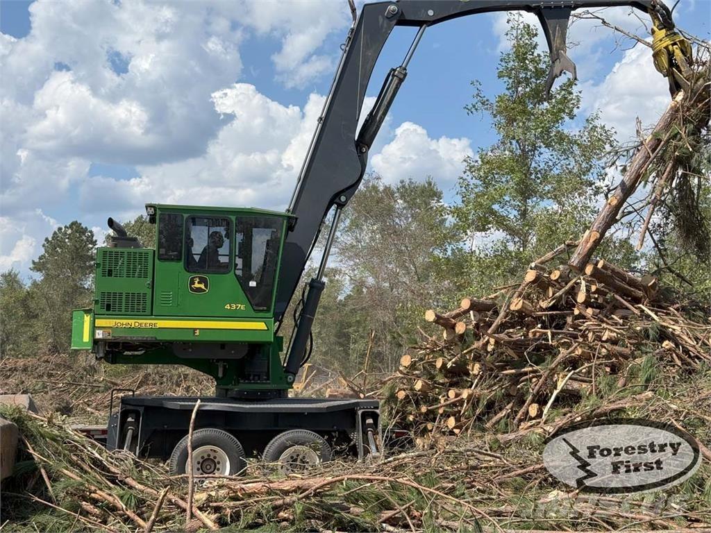 John Deere 437E Chargeuse forestière