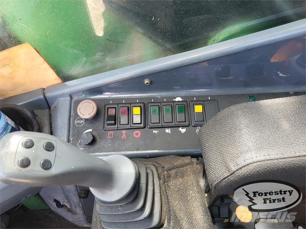 John Deere 753J Abatteuse groupeuse