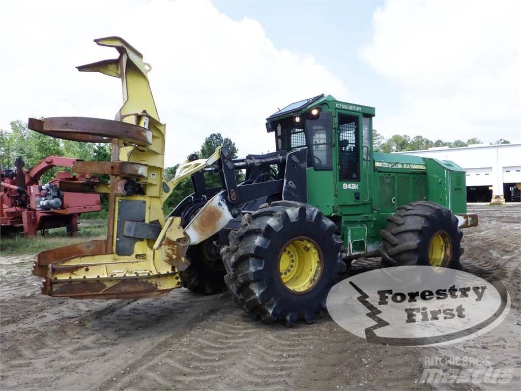 John Deere 843K Abatteuse groupeuse