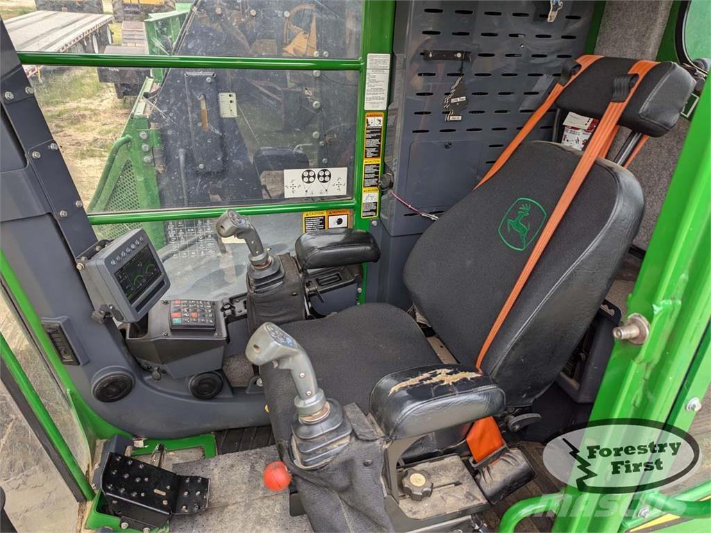 John Deere 853M Abatteuse groupeuse