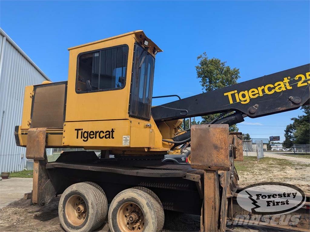 Tigercat 250D Chargeuse forestière