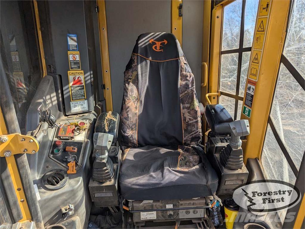 Tigercat 822D Abatteuse groupeuse