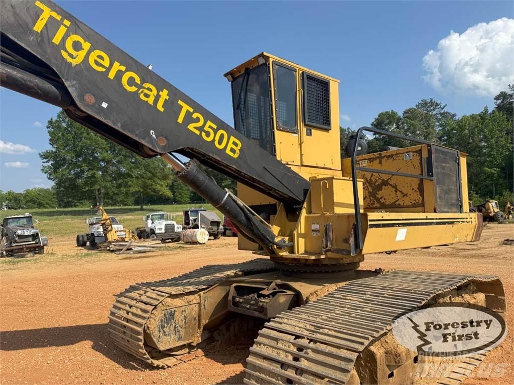 Tigercat T250B Chargeuse forestière