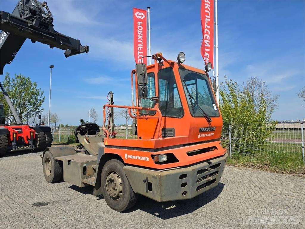 Terberg YT182 Tracteur de manœuvre