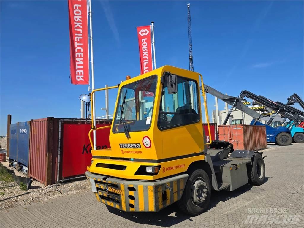 Terberg YT182 Tracteur de manœuvre