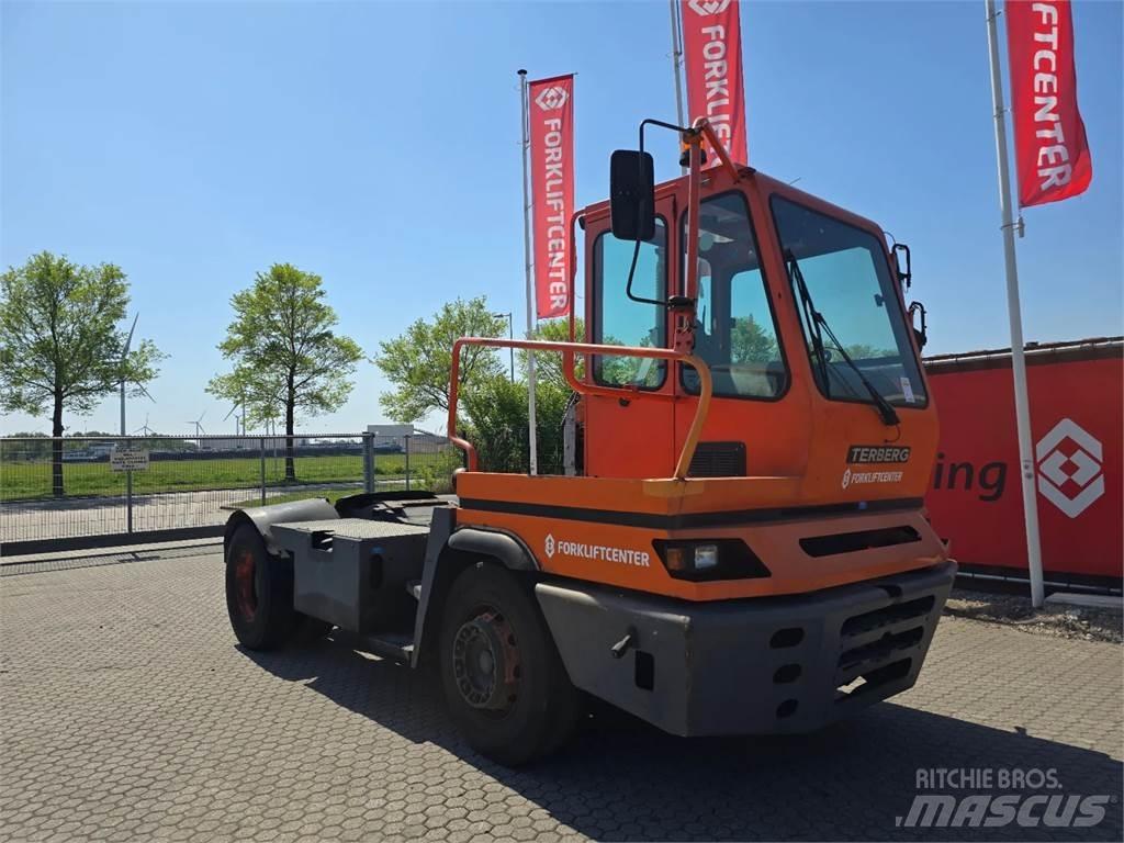Terberg YT182 Tracteur de manœuvre