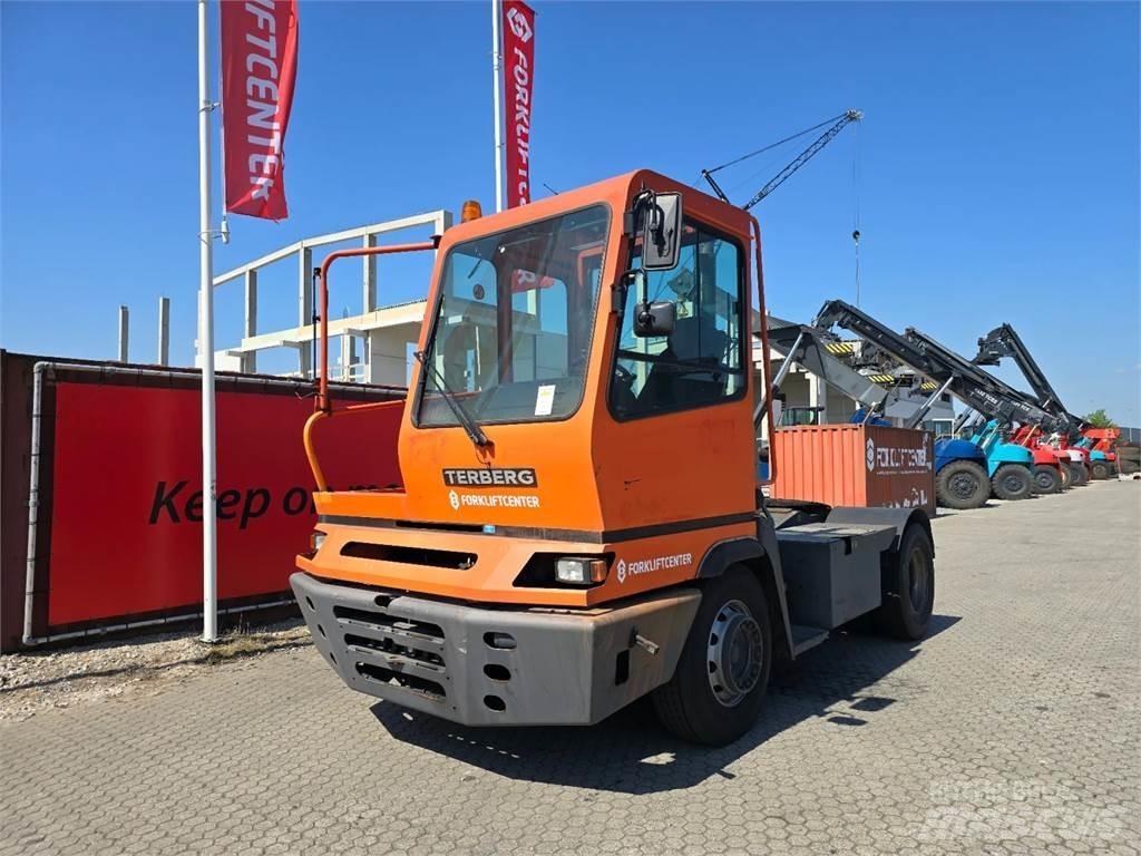 Terberg YT182 Tracteur de manœuvre