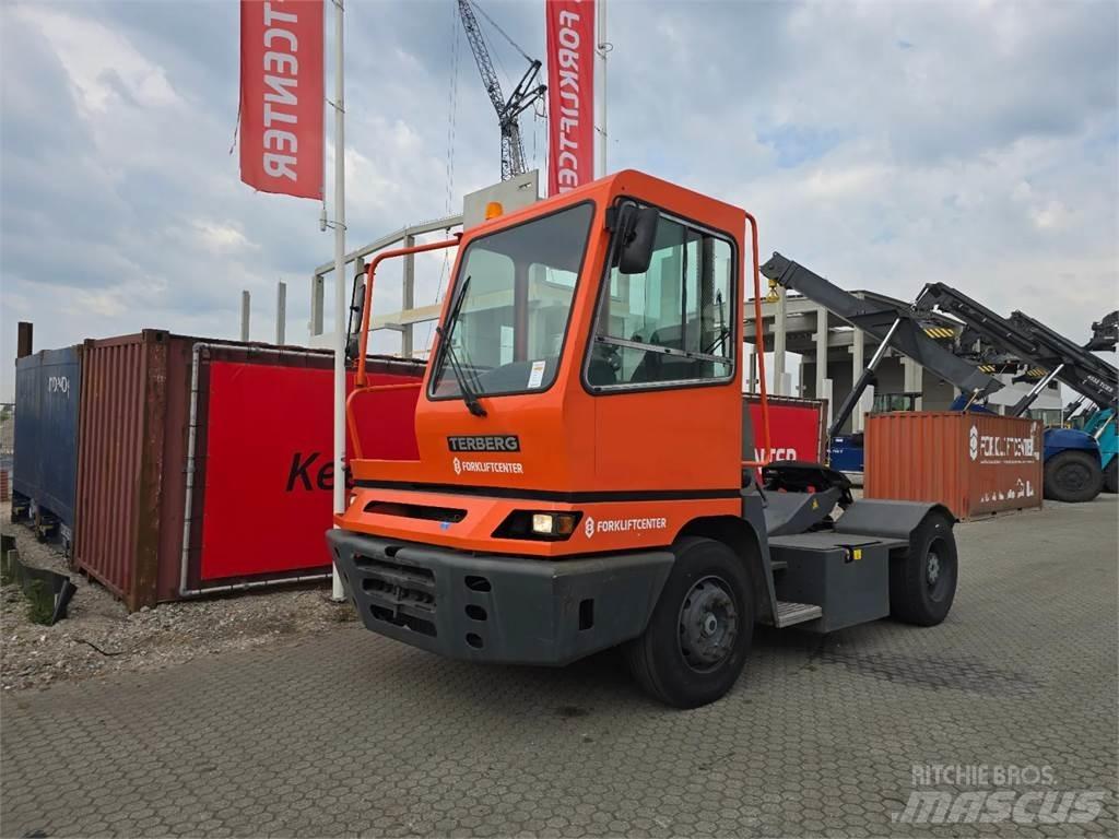 Terberg YT182 Tracteur de manœuvre