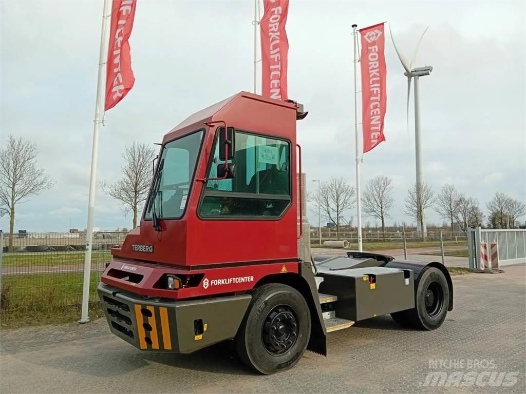 Terberg YT220 Tracteur de manœuvre