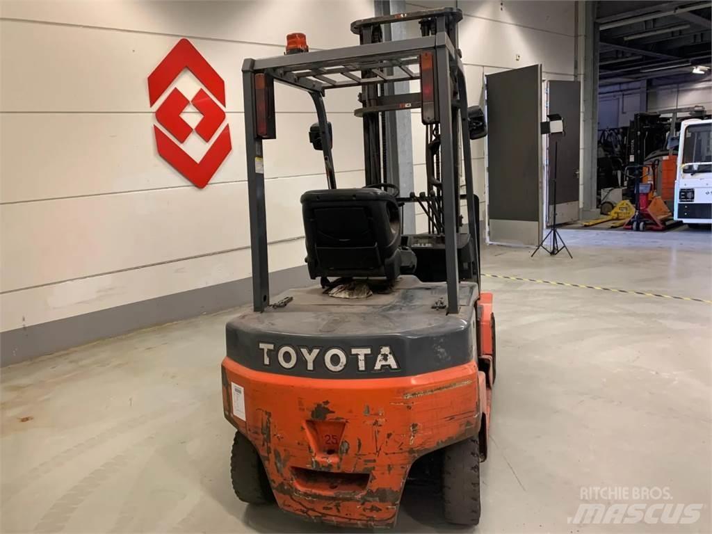 Toyota 8FBN25 Chariots élévateurs électriques