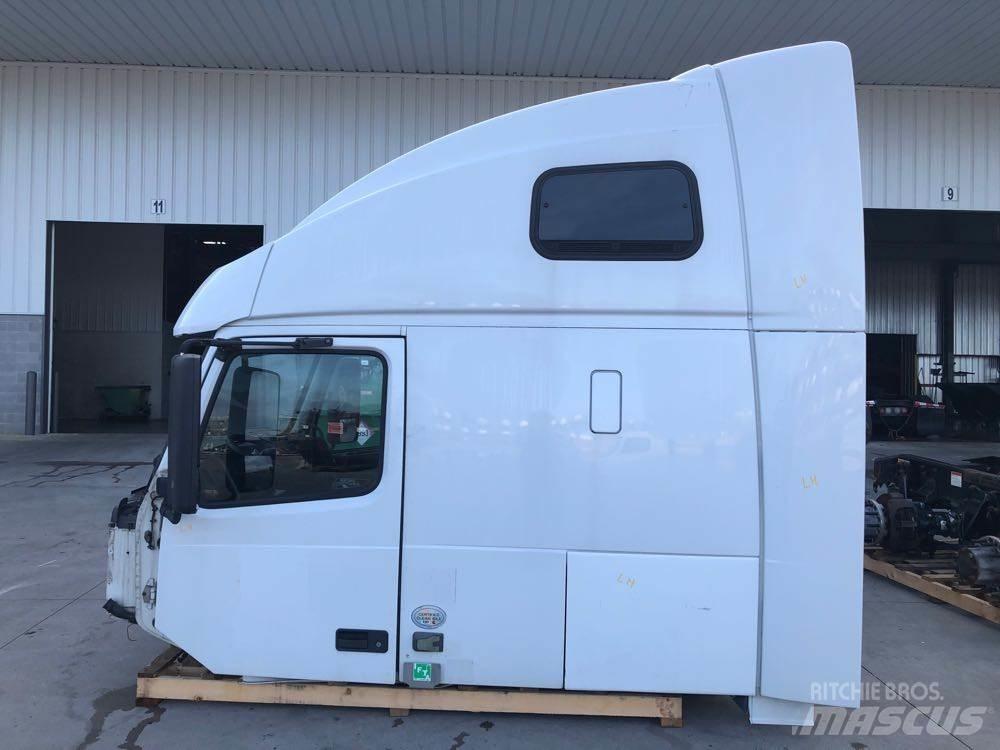 Volvo VNL Cabines
