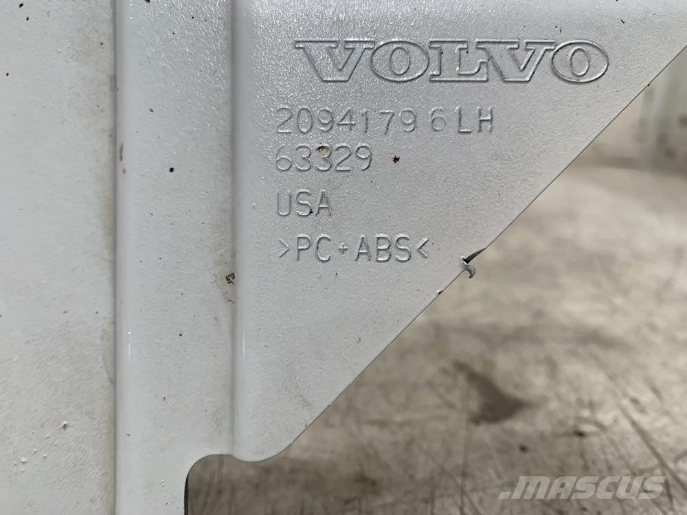 Volvo VNL Cabines