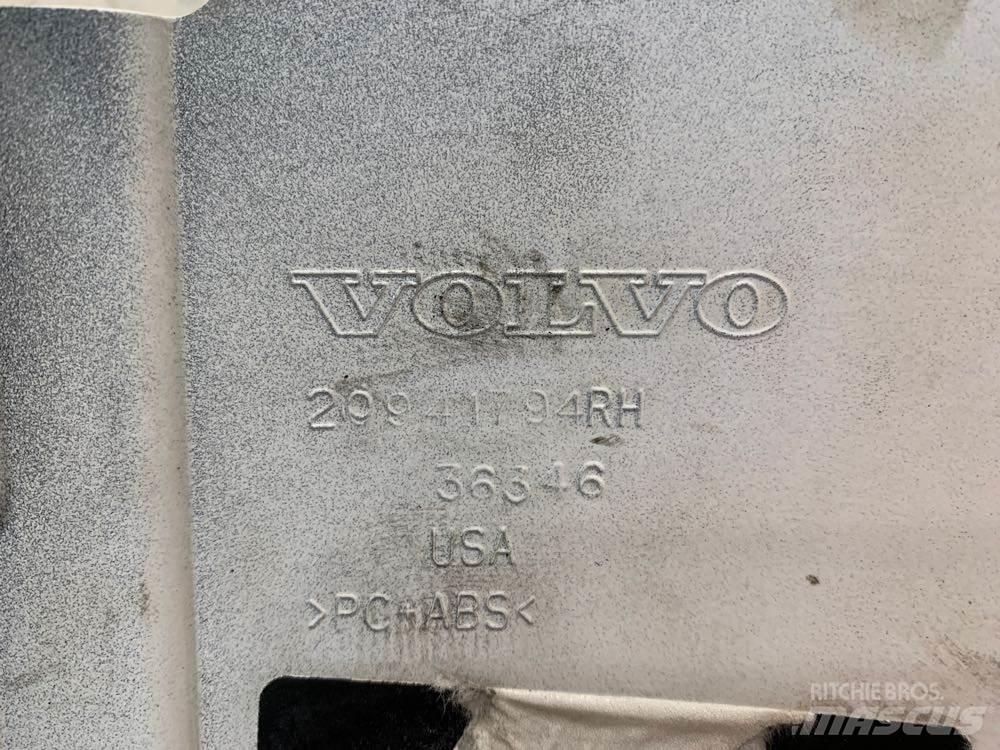 Volvo VNL Cabines