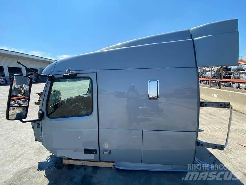 Volvo VNL Cabines