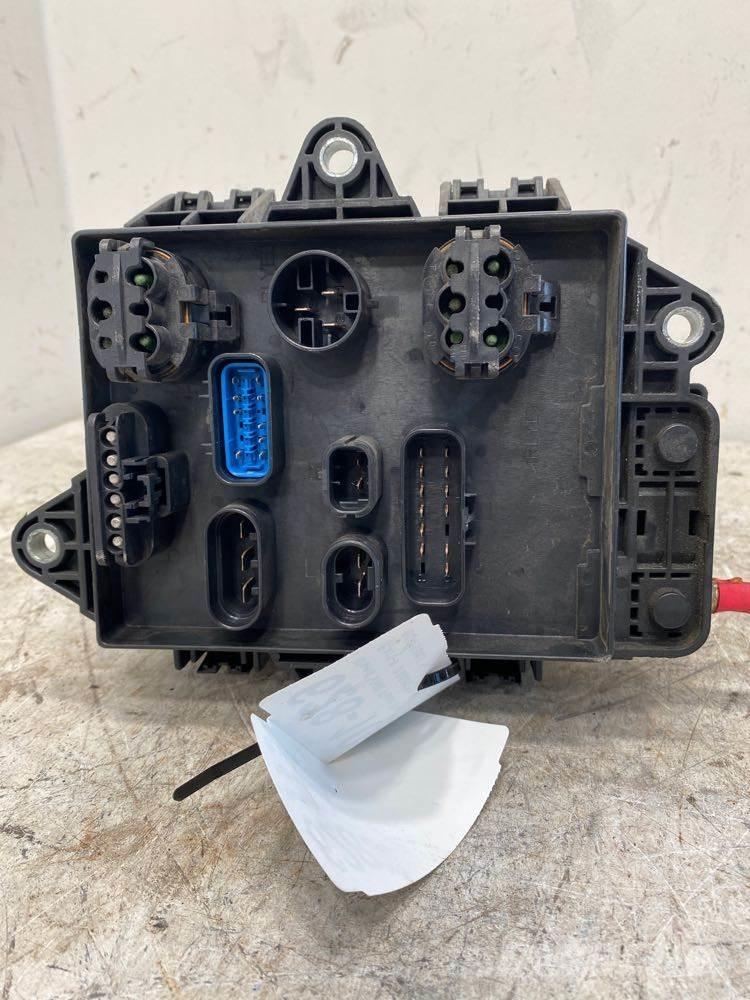 Volvo VNR Electronique