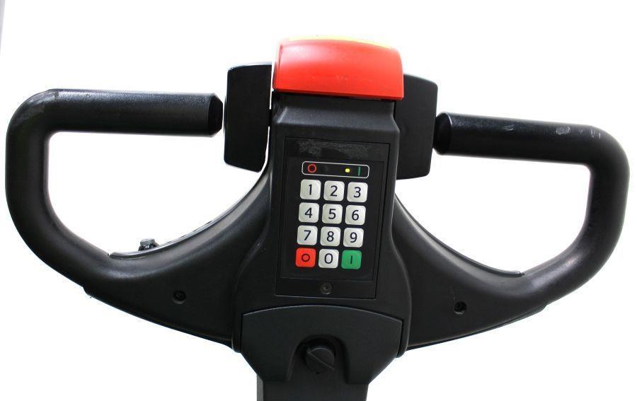 Cesab S 212 / 450 Gerbeur accompagnant