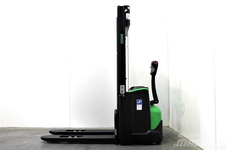 Cesab S 212 L / 330 Gerbeur accompagnant