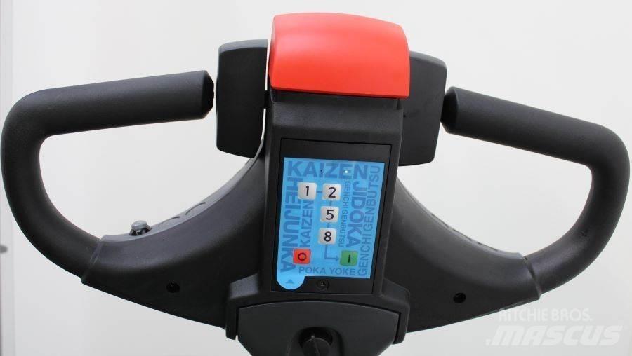 Cesab S 214 / 325 Gerbeur accompagnant